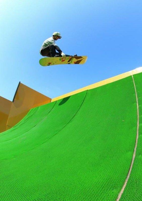 Outdoor Plastic Artificial Snow Surface For Skiing Slope White / Green